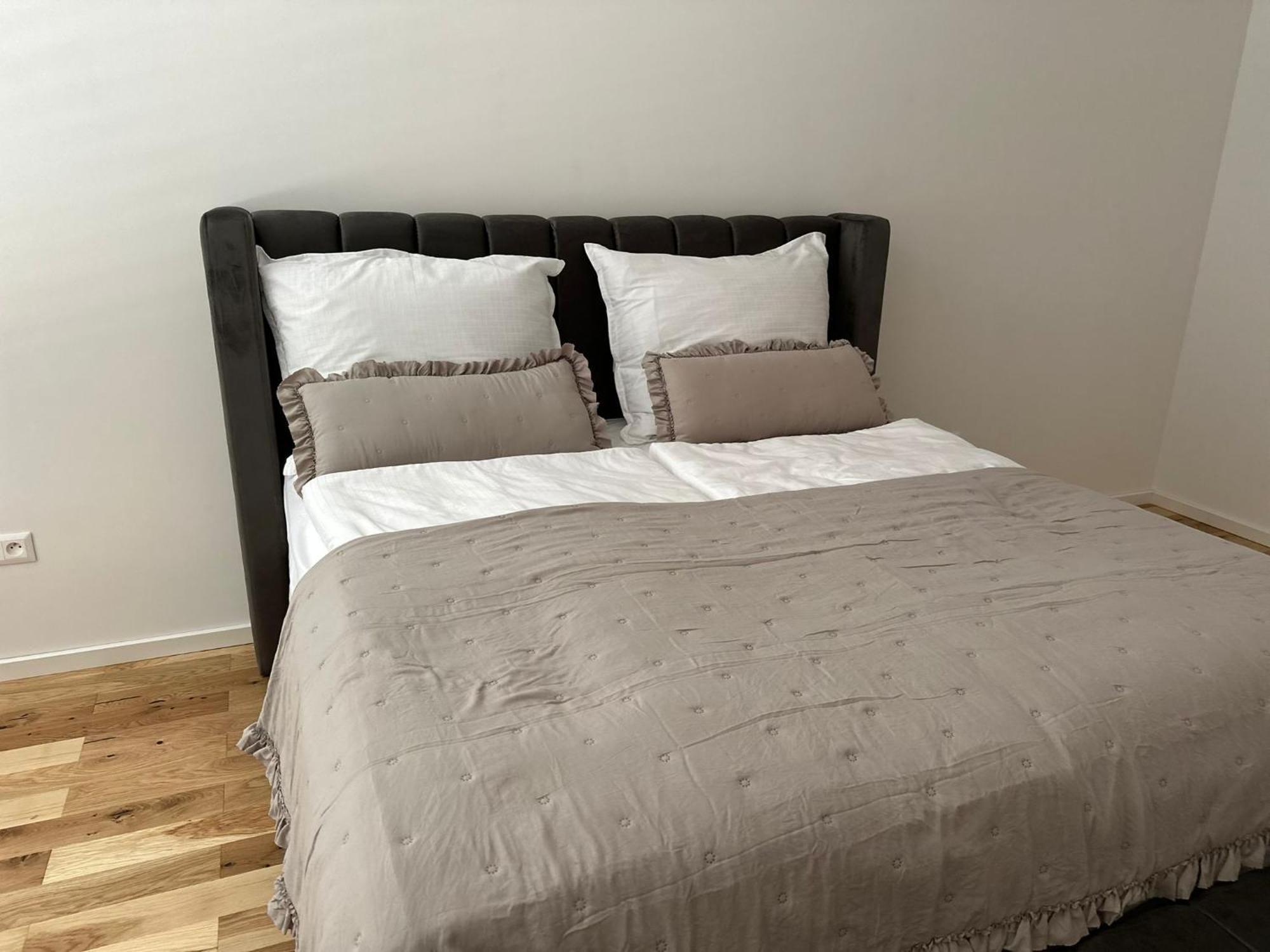 Luxury Apartment - Astro Dunajska Streda Bagian luar foto